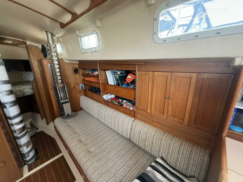 Slide: The Image of 1981 Alberg 37 MKII 37 - 7832530
