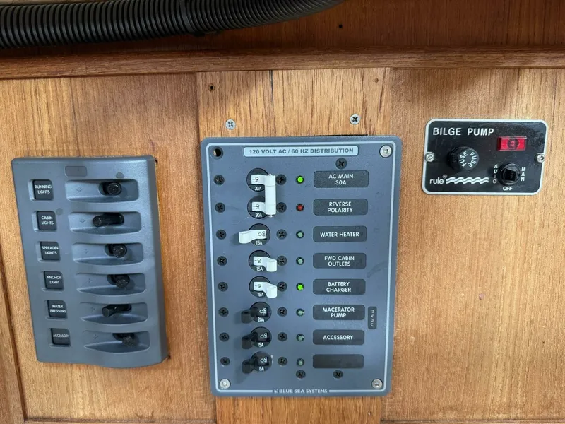 Slide: The Image of 1981 Alberg 37 MKII 37 - 7832558