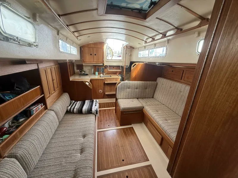 Slide: The Image of 1981 Alberg 37 MKII 37 - 7832539