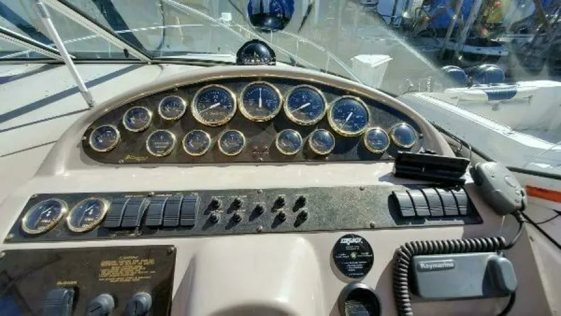 Slide: The Image of 2004 Cruisers Yachts 280 CXI 28 - 7832587