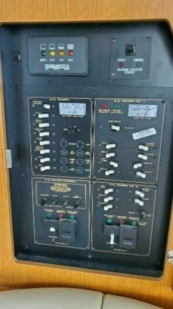 Slide: The Image of 2004 Cruisers Yachts 280 CXI 28 - 7832603