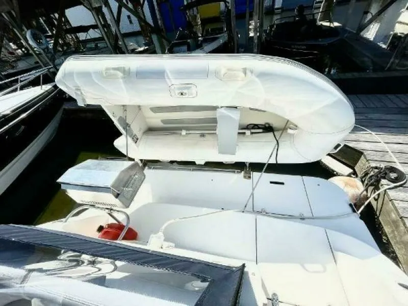 Slide: The Image of 2004 Cruisers Yachts 280 CXI 28 - 7832580