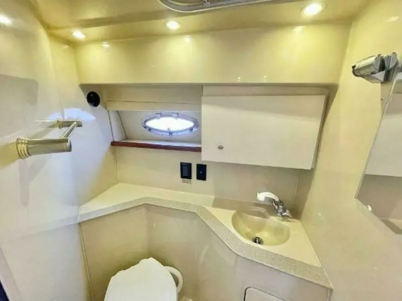 Slide: The Image of 2004 Cruisers Yachts 280 CXI 28 - 7832599