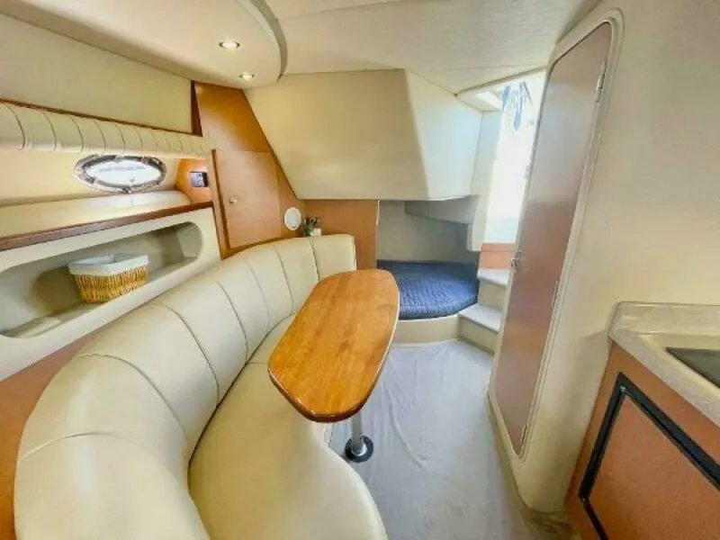 Slide: The Image of 2004 Cruisers Yachts 280 CXI 28 - 7832596