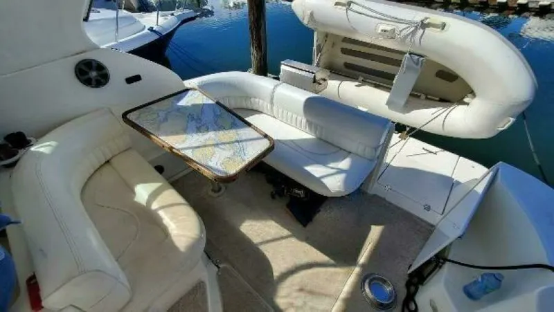 Slide: The Image of 2004 Cruisers Yachts 280 CXI 28 - 7832585