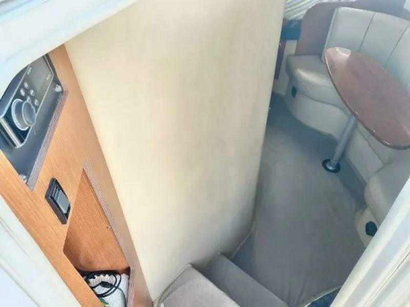 Slide: The Image of 2004 Cruisers Yachts 280 CXI 28 - 7832591