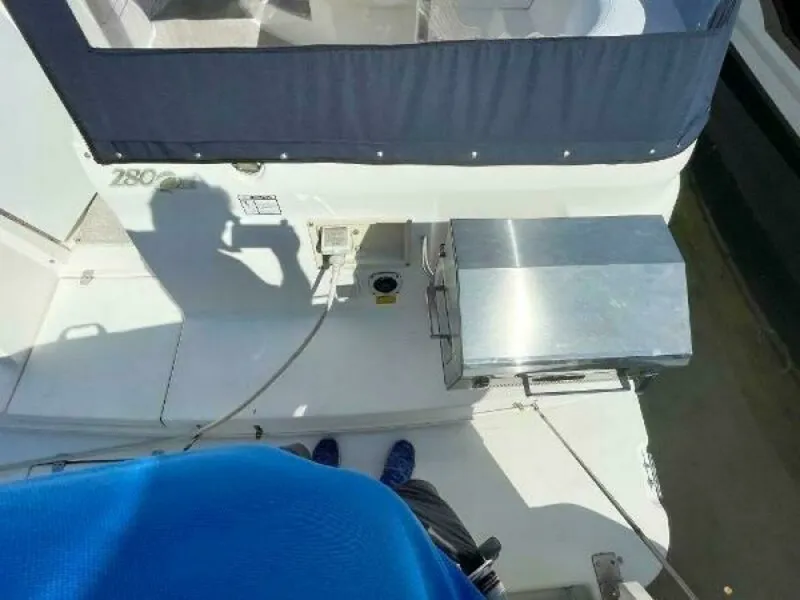 Slide: The Image of 2004 Cruisers Yachts 280 CXI 28 - 7832579