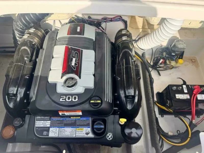 Slide: The Image of 2018 Four Winns HD200 20 - 7832623