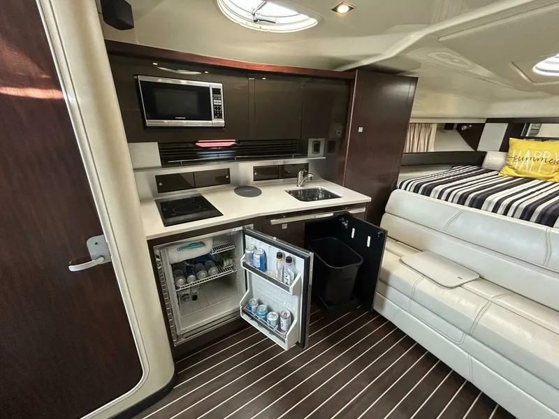 Slide: The Image of 2015 Monterey 355 Sport Yacht 35 - 7832699