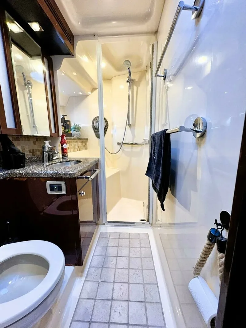 Slide: The Image of 2008 Sea Ray 47 SEDAN BRIDGE 47 - 7832785