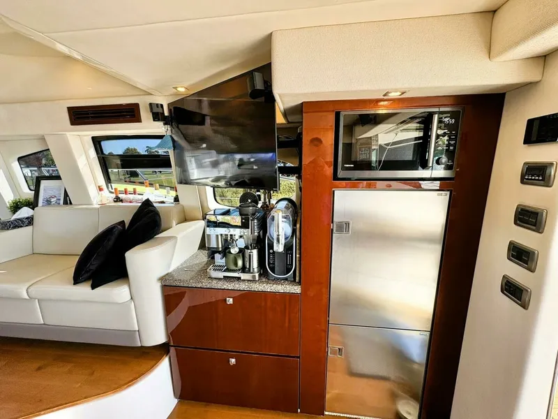 Slide: The Image of 2008 Sea Ray 47 SEDAN BRIDGE 47 - 7832765