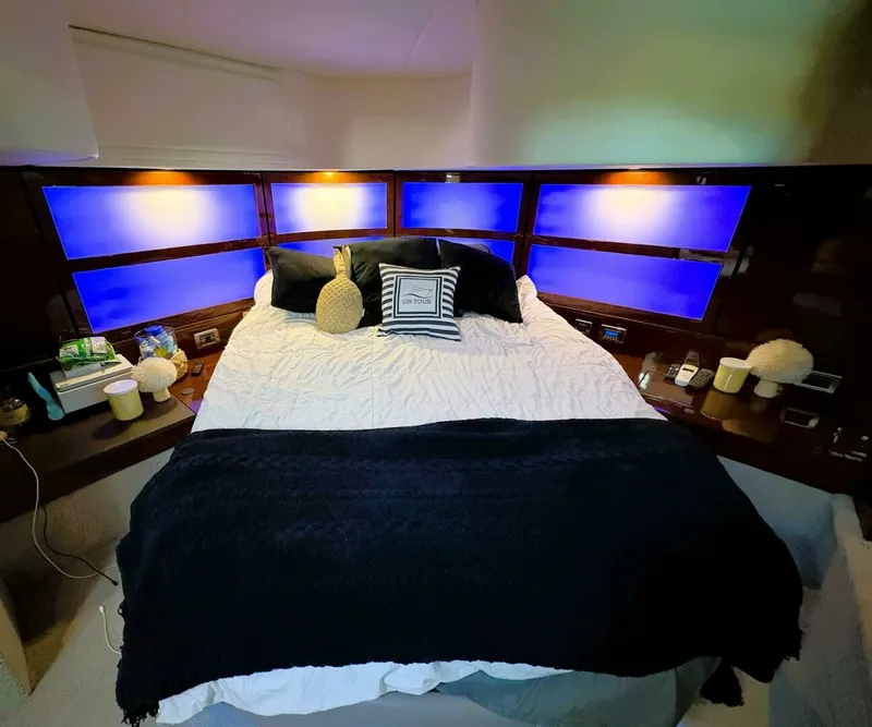 Slide: The Image of 2008 Sea Ray 47 SEDAN BRIDGE 47 - 7832792