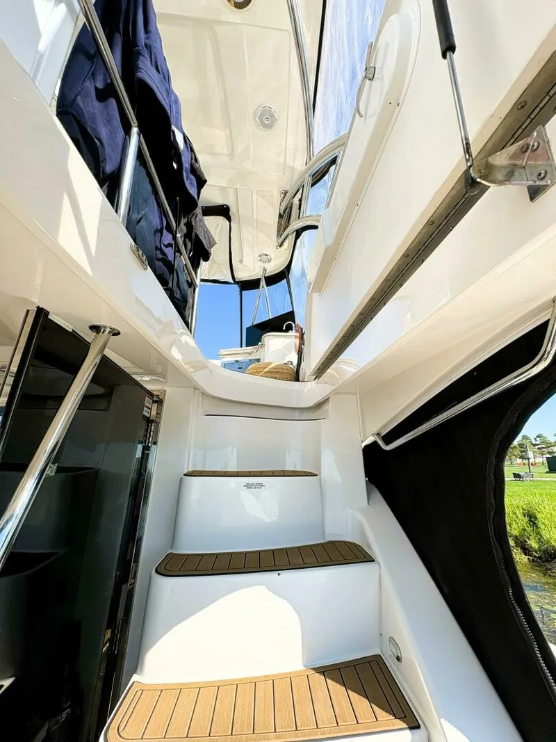 Slide: The Image of 2008 Sea Ray 47 SEDAN BRIDGE 47 - 7832746