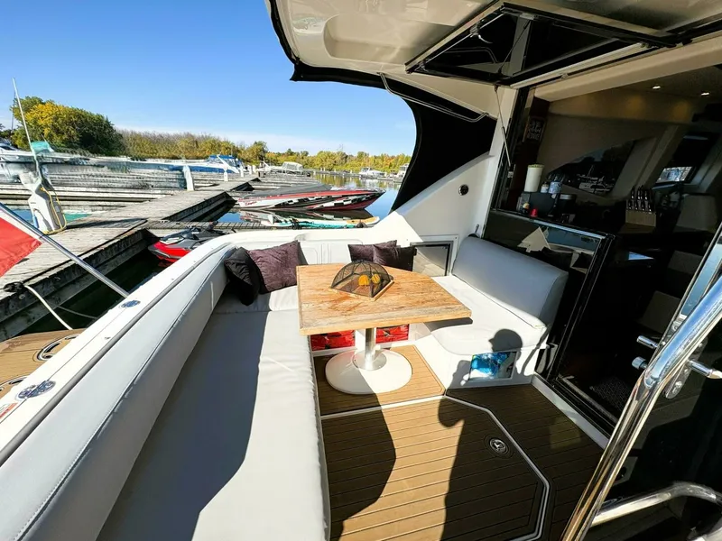 Slide: The Image of 2008 Sea Ray 47 SEDAN BRIDGE 47 - 7832744