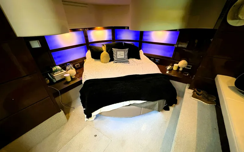 Slide: The Image of 2008 Sea Ray 47 SEDAN BRIDGE 47 - 7832790