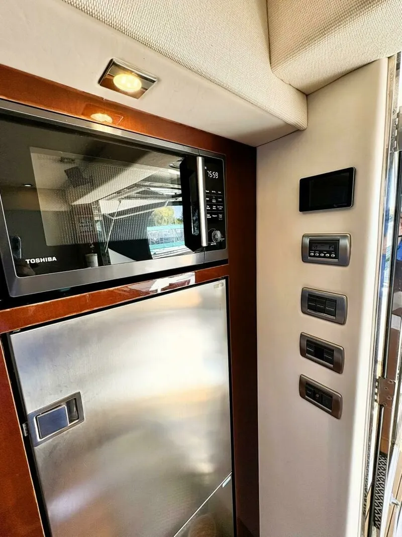 Slide: The Image of 2008 Sea Ray 47 SEDAN BRIDGE 47 - 7832766