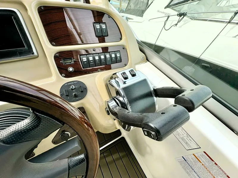 Slide: The Image of 2004 Chaparral 310 SIGNATURE 31 - 7847216