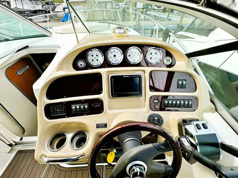 Slide: The Image of 2004 Chaparral 310 SIGNATURE 31 - 7847213