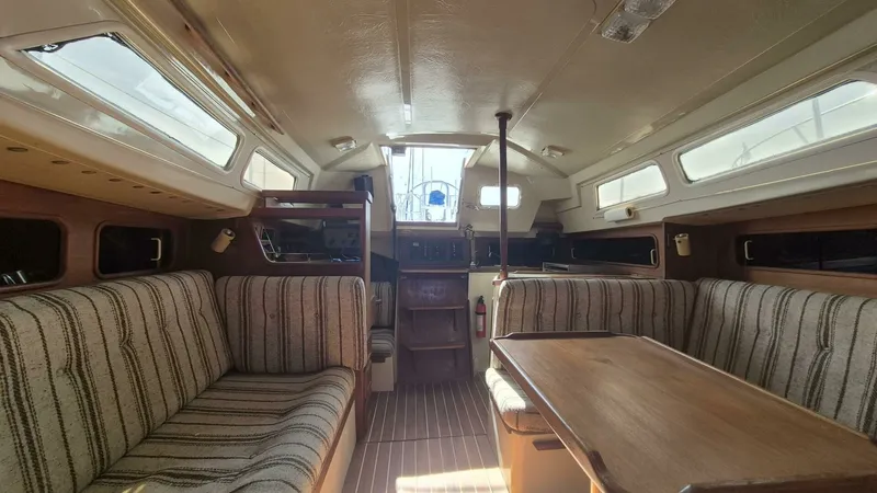 Slide: The Image of 1984 Mirage Yachts 35 35 - 7832996
