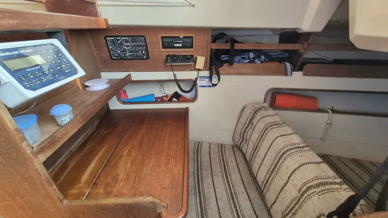 Slide: The Image of 1984 Mirage Yachts 35 35 - 7832982