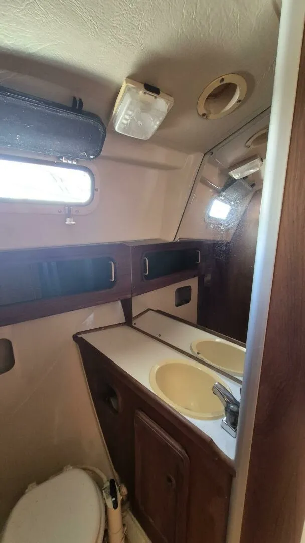 Slide: The Image of 1984 Mirage Yachts 35 35 - 7832995