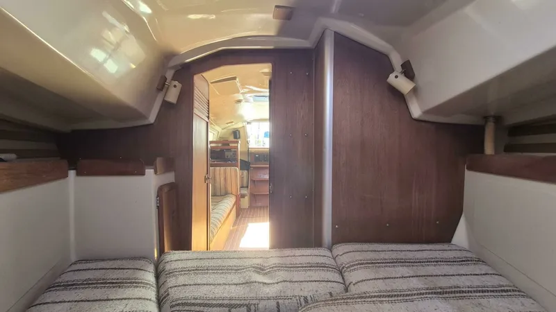Slide: The Image of 1984 Mirage Yachts 35 35 - 7832989