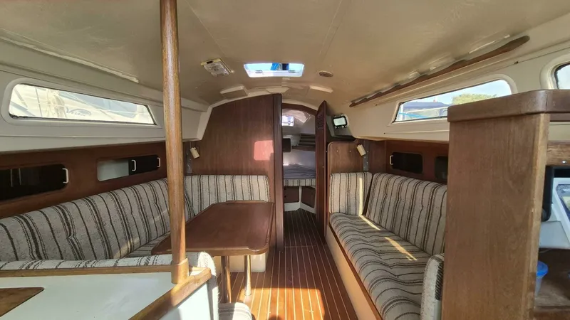 Slide: The Image of 1984 Mirage Yachts 35 35 - 7832975