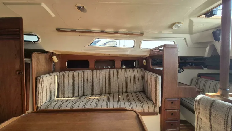 Slide: The Image of 1984 Mirage Yachts 35 35 - 7832986