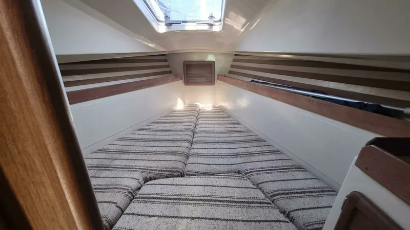 Slide: The Image of 1984 Mirage Yachts 35 35 - 7832988