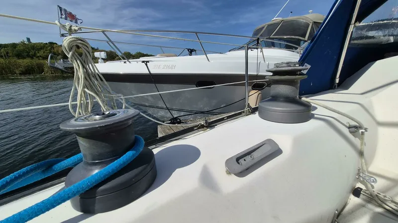 Slide: The Image of 1984 Mirage Yachts 35 35 - 7832974