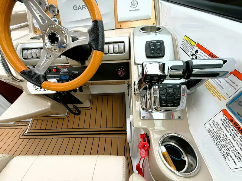 Slide: The Image of 2011 Formula 310 SUN SPORT 31 - 7833038