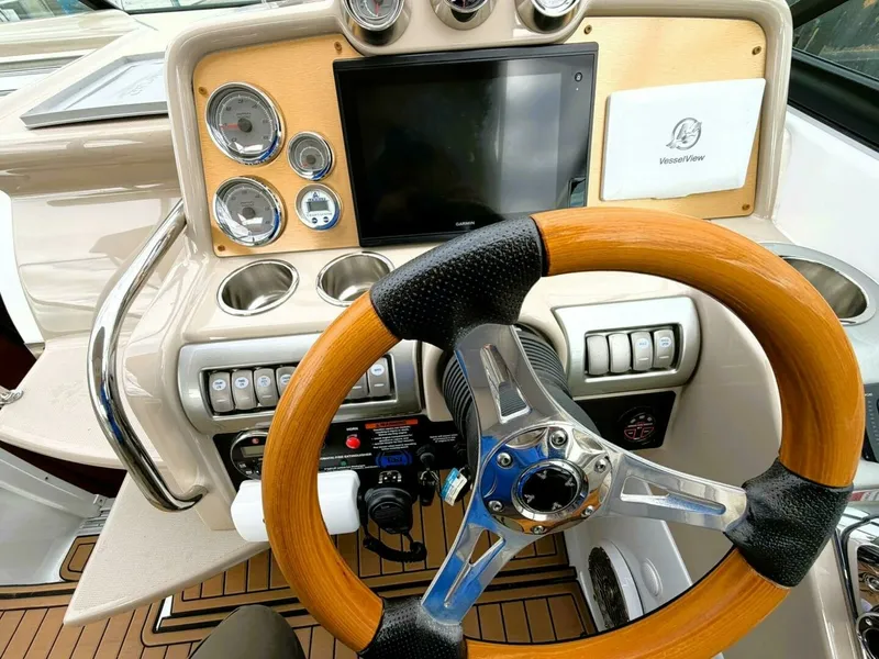 Slide: The Image of 2011 Formula 310 SUN SPORT 31 - 7833041