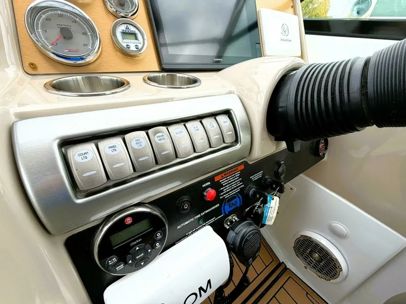 Slide: The Image of 2011 Formula 310 SUN SPORT 31 - 7833042