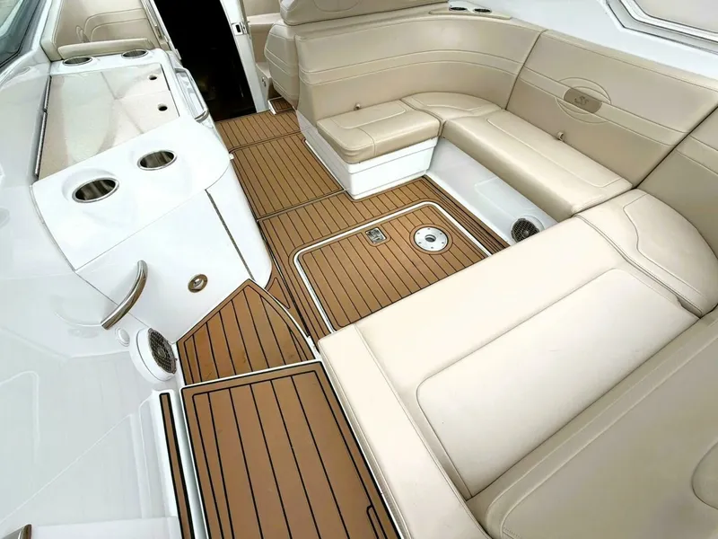 Slide: The Image of 2011 Formula 310 SUN SPORT 31 - 7833033