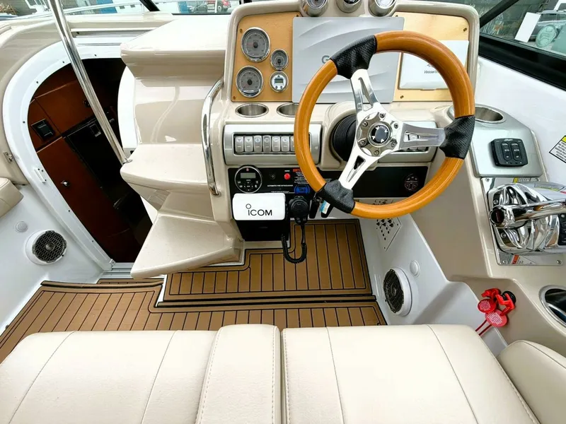 Slide: The Image of 2011 Formula 310 SUN SPORT 31 - 7833037