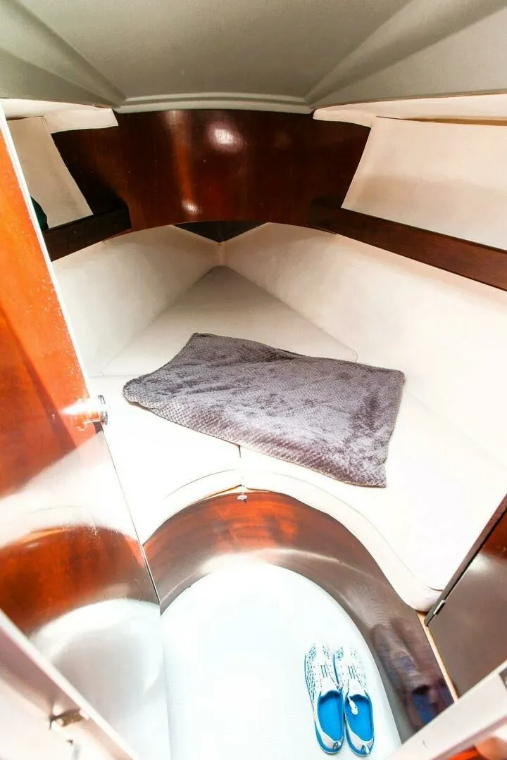 Slide: The Image of 1989 Beneteau FIRST 35s5 36 - 7833086