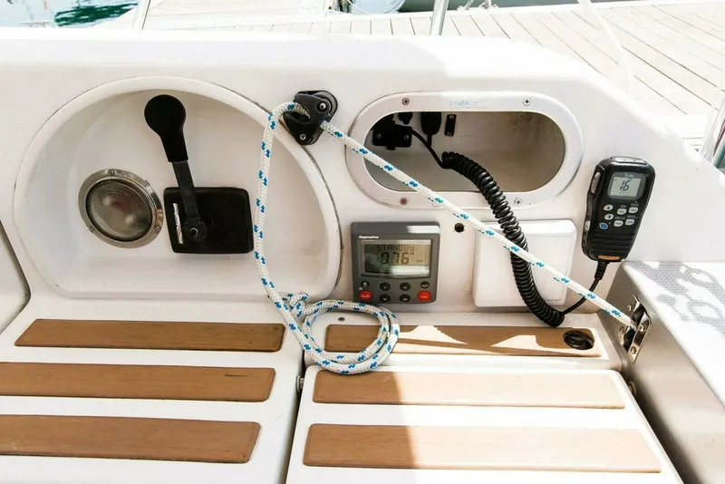 Slide: The Image of 1989 Beneteau FIRST 35s5 36 - 7833075
