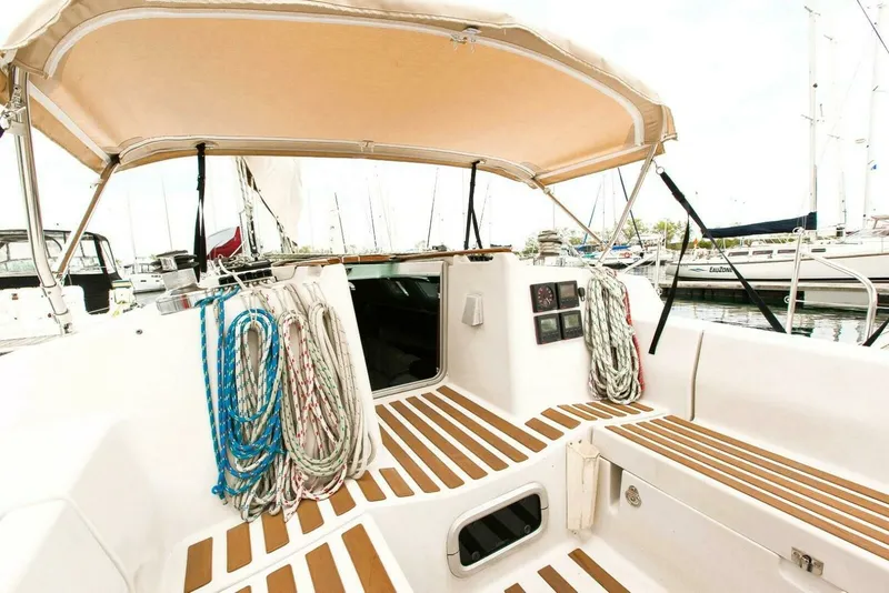 Slide: The Image of 1989 Beneteau FIRST 35s5 36 - 7833073