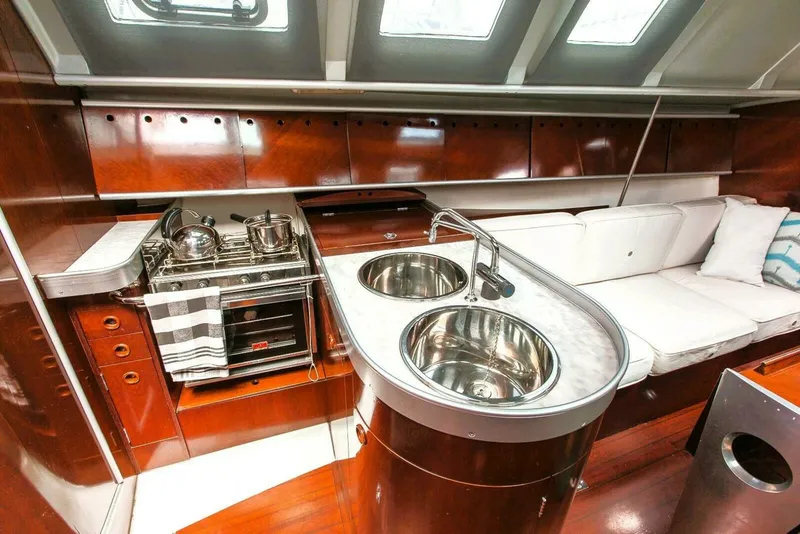 Slide: The Image of 1989 Beneteau FIRST 35s5 36 - 7833079