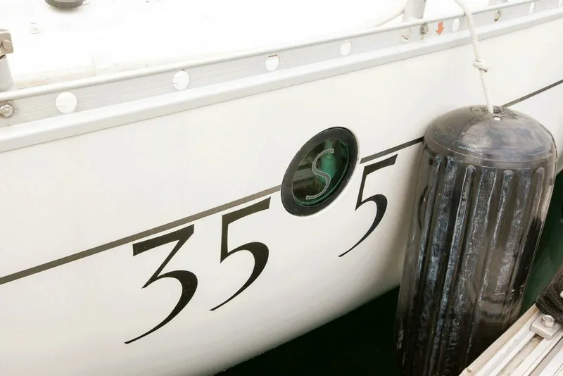 Slide: The Image of 1989 Beneteau FIRST 35s5 36 - 7833090
