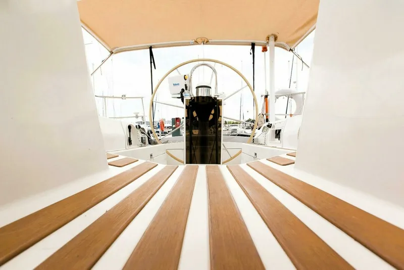 Slide: The Image of 1989 Beneteau FIRST 35s5 36 - 7833076