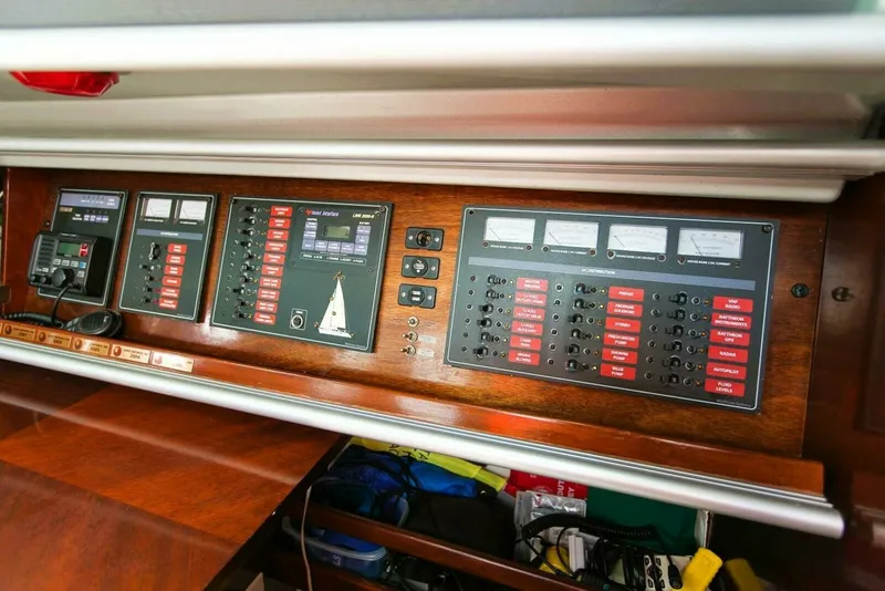 Slide: The Image of 1989 Beneteau FIRST 35s5 36 - 7833084