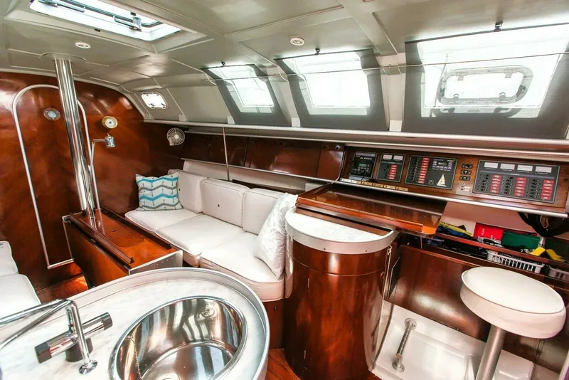 Slide: The Image of 1989 Beneteau FIRST 35s5 36 - 7833082