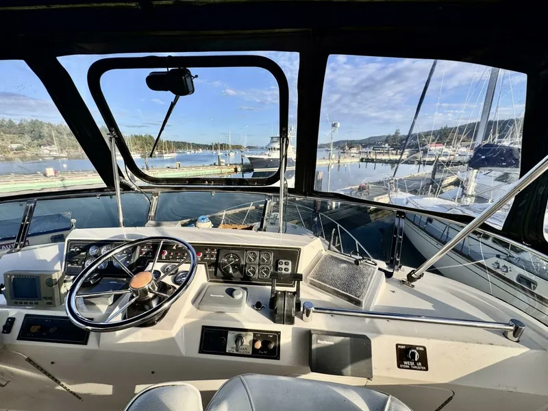 Slide: The Image of 1997 Camargue Yachtfisher 48 - 7833116