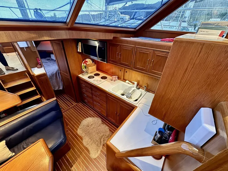 Slide: The Image of 1997 Camargue Yachtfisher 48 - 7833137