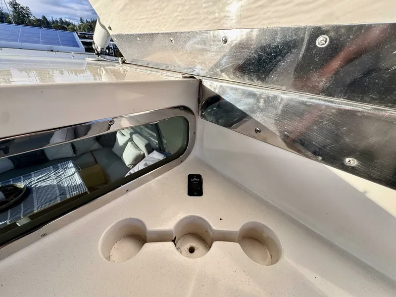 Slide: The Image of 1997 Camargue Yachtfisher 48 - 7833125