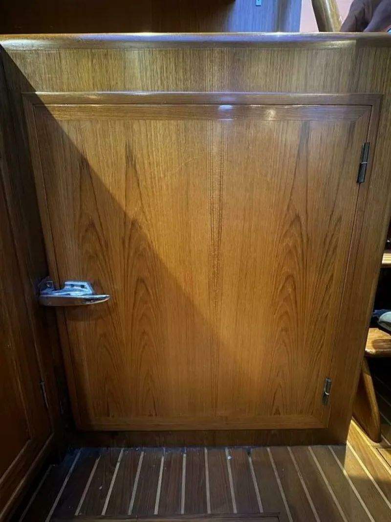 Slide: The Image of 1997 Camargue Yachtfisher 48 - 7833142