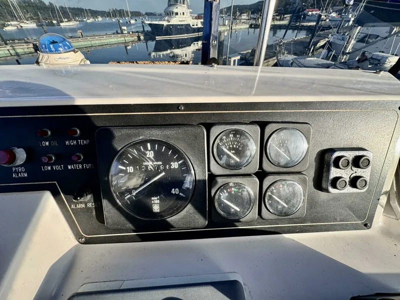 Slide: The Image of 1997 Camargue Yachtfisher 48 - 7833122