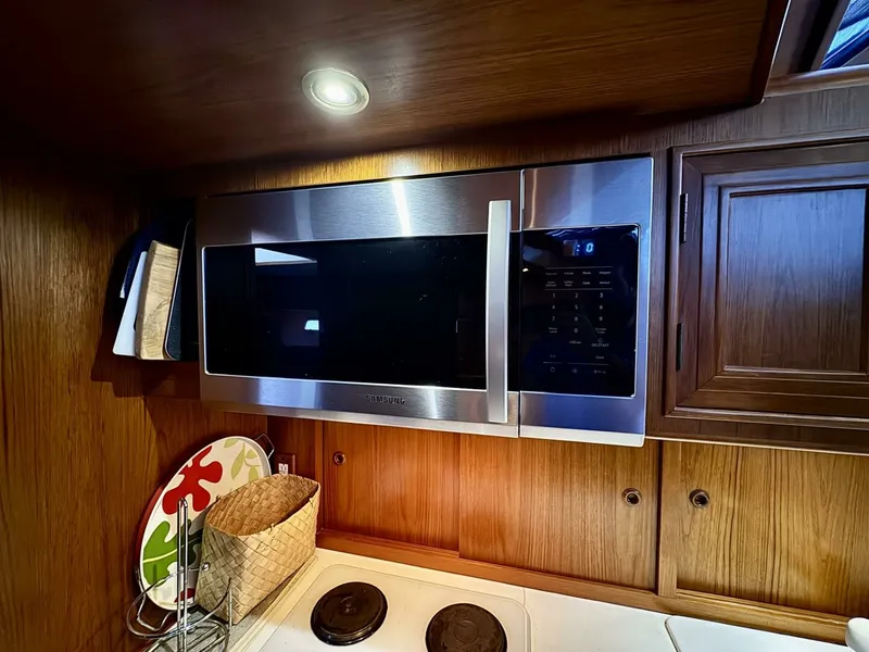 Slide: The Image of 1997 Camargue Yachtfisher 48 - 7833143