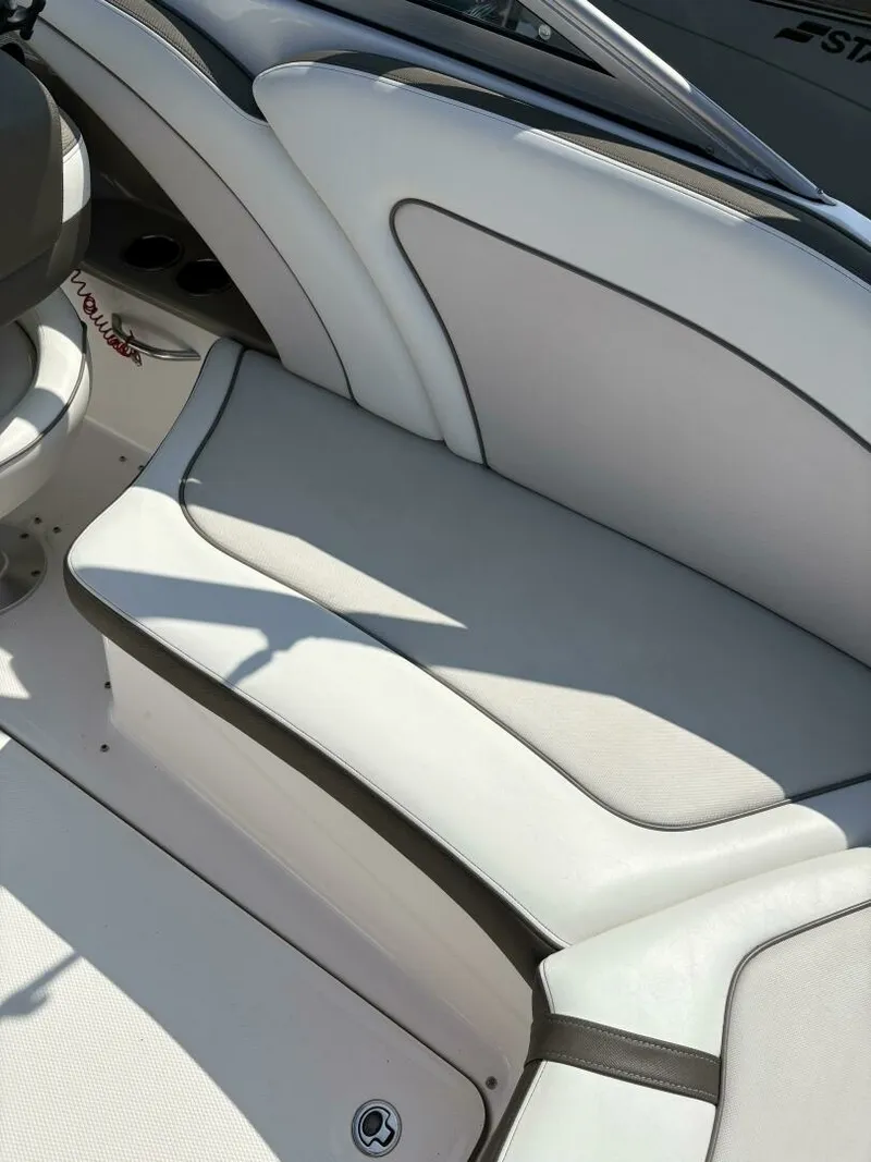 Slide: The Image of 2013 Yamaha Boats 242 Limited S 24 - 7833156